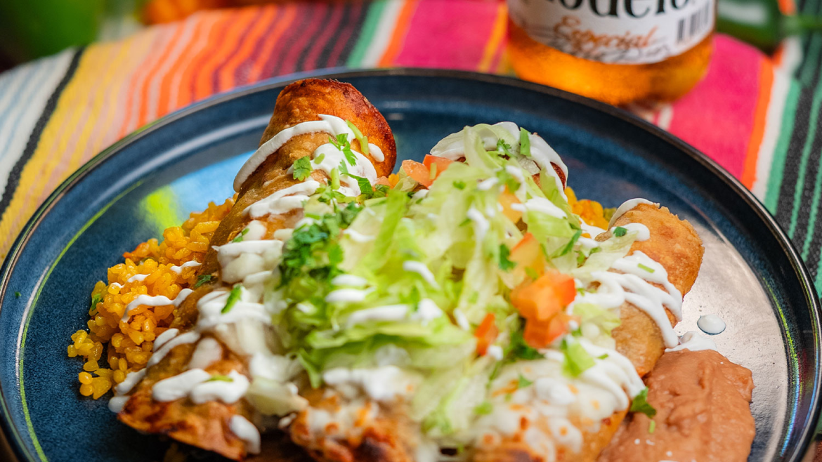 Flautas de Carne de Res, Cerdo o Pollo